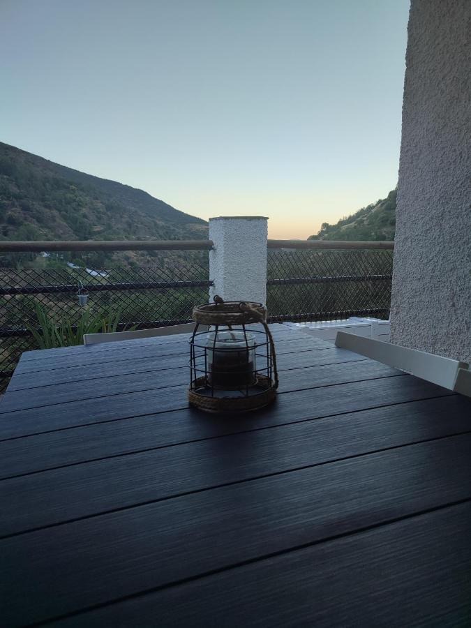 La Launa Apartamento Rural Trevelez Exterior photo